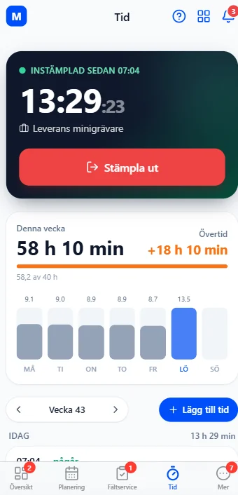 Stämpelklockan i mobilen med veckans arbetstid och övertid